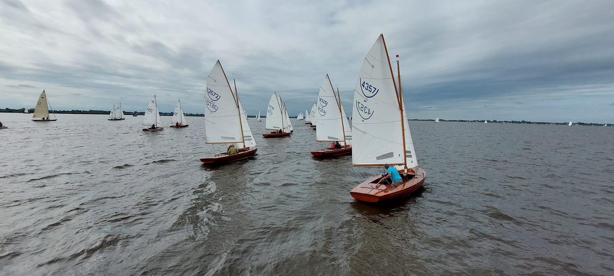 Wedstrijdzeilen kost te veel tijd en geld en gaat gebukt onder regelgeving