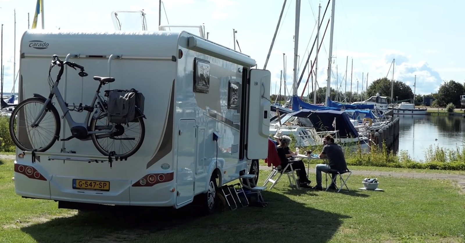 Kamperen onverminderd populair..zou jij je boot inruilen voor een camper?