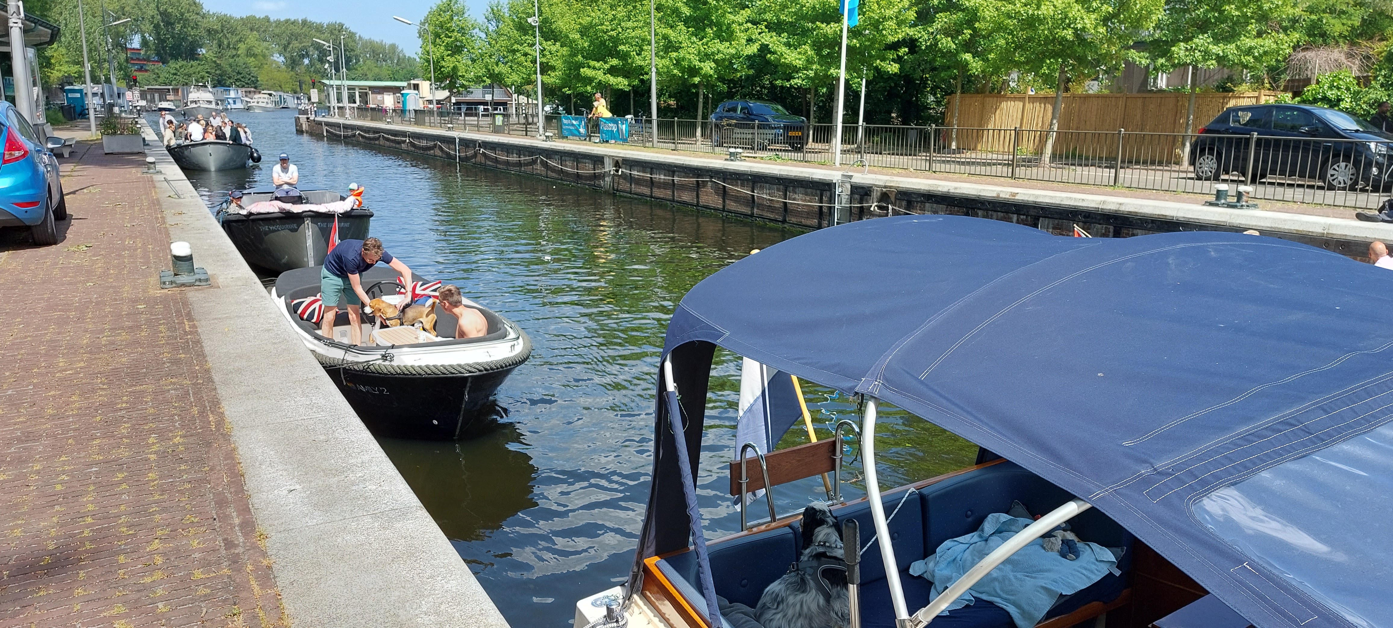 Zet de schroef uit in de sluis