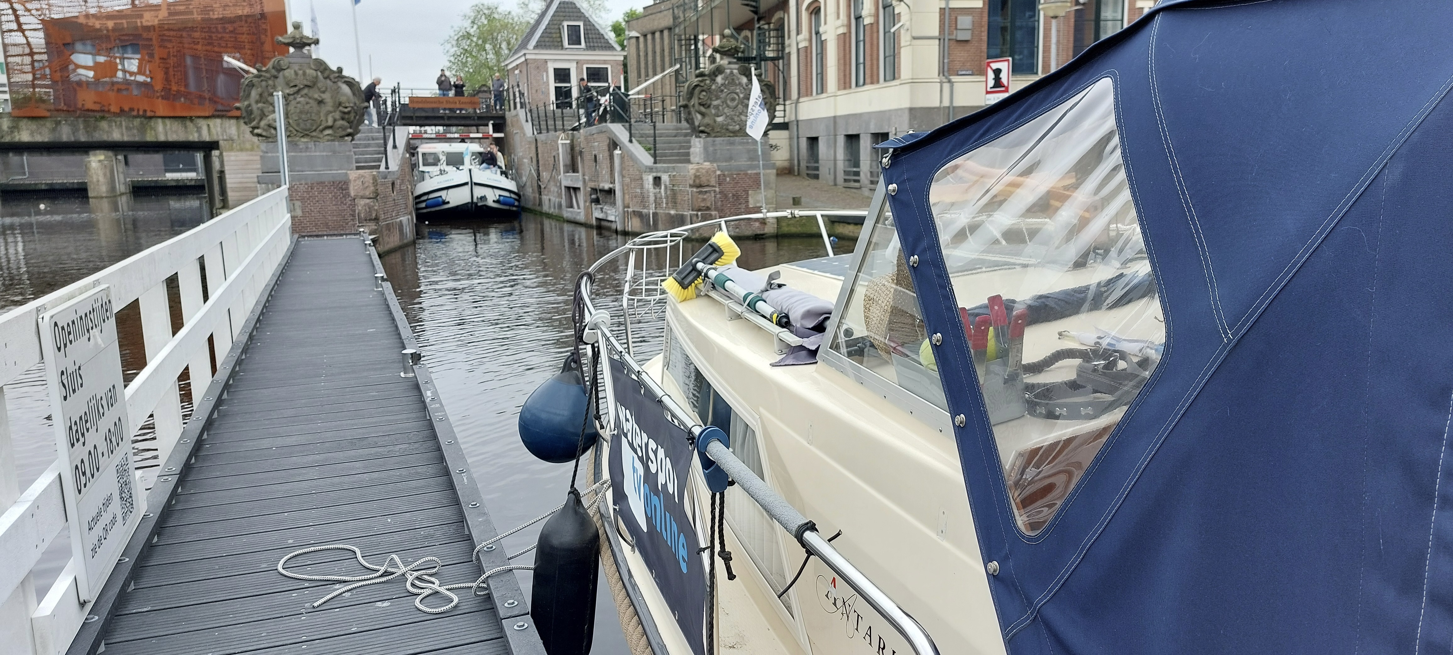 Zaanstad wil dat pleziervaarders vanaf 2026 binnenhavengeld betalen