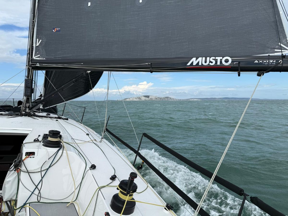 Team X-Esteem klaar voor legendarische Rolex Fastnet Race 