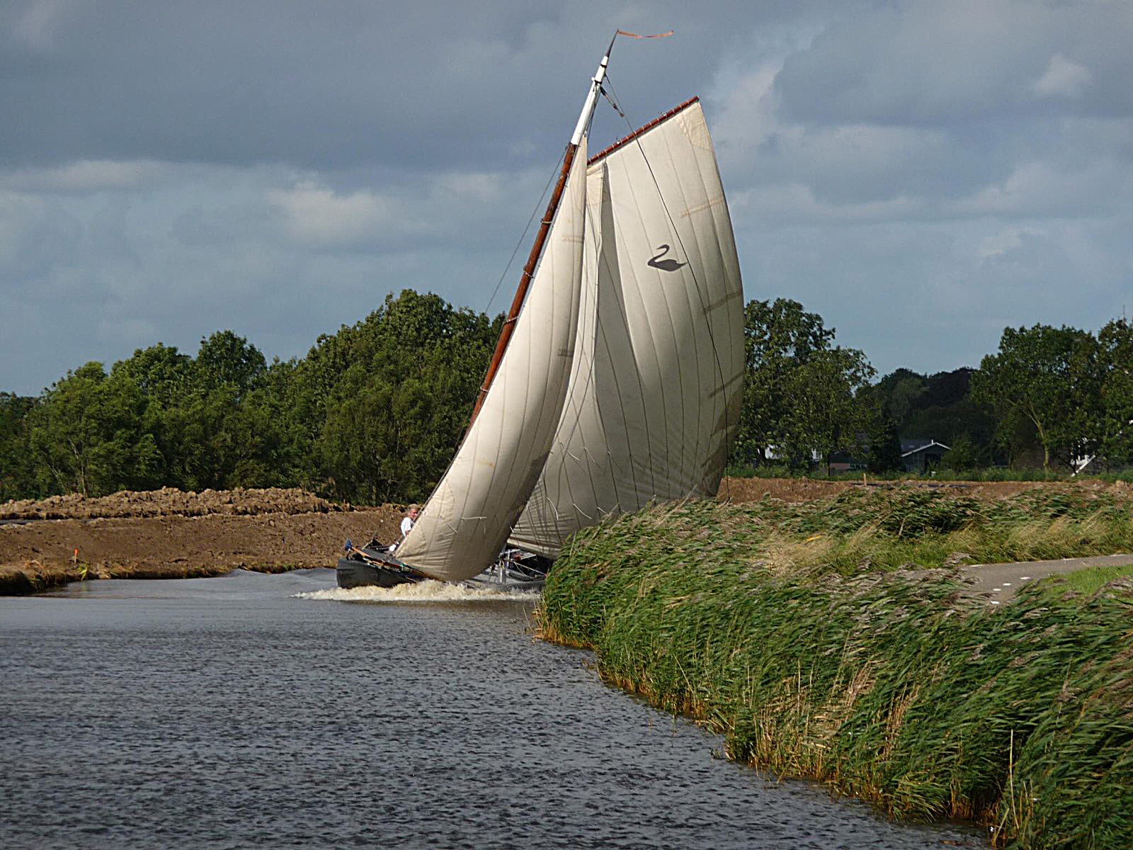 Zeilen, jagen en roeien tijdens 40e Turfrace