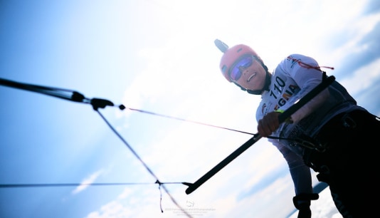 Jessie Kampman leidt na openingsdag WK Formula Kite