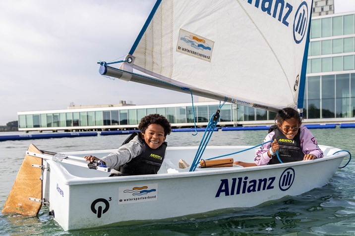 f76a5246-9865-fc3c-d6b6-ac898102f89d