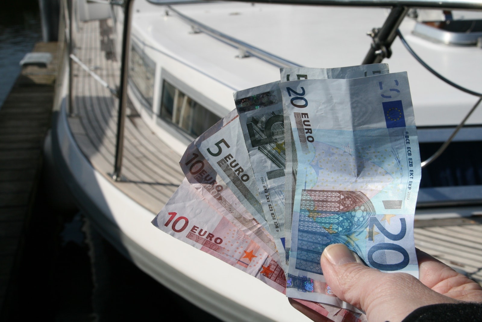 Hebben hoge brandstofprijzen invloed op jouw vaarplannen?