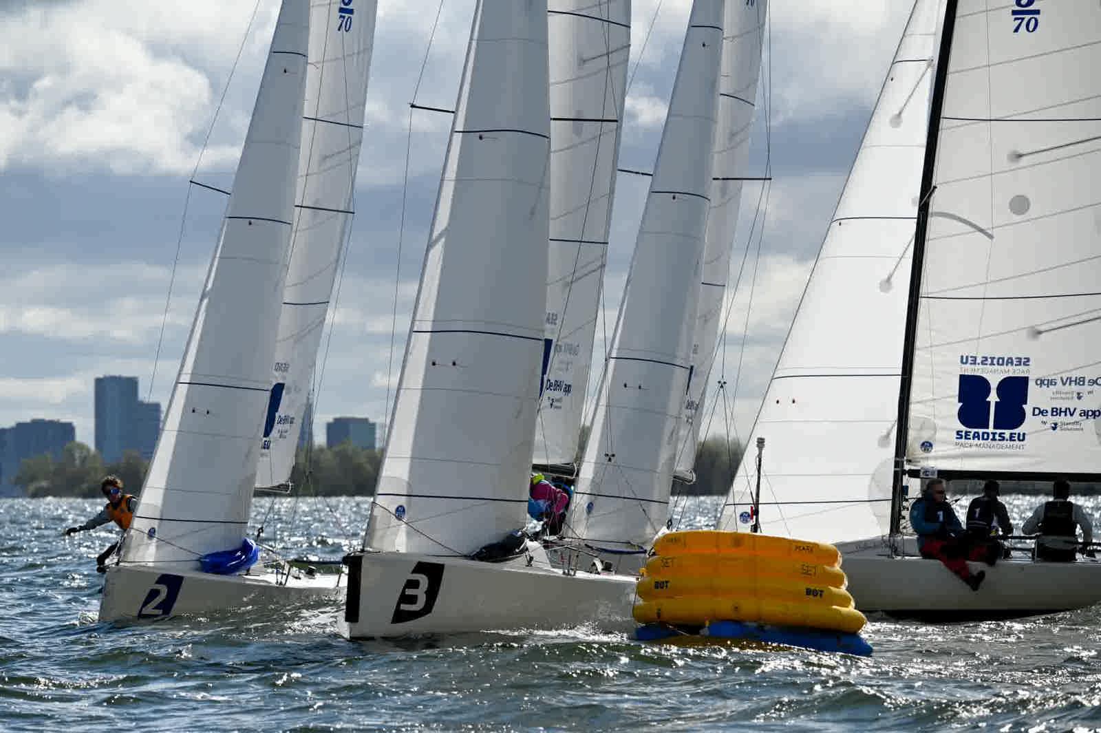 Almere Centraal wint eerste race Benelux Sailing Leaque