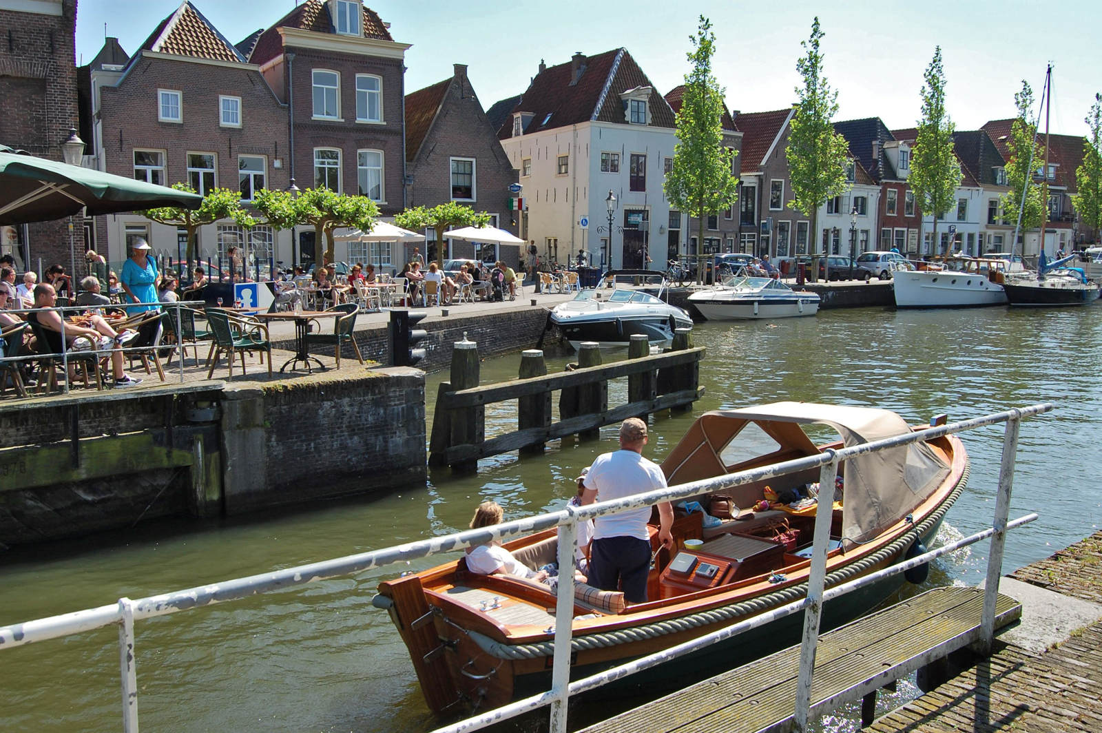 Weesp Gastvrij viert 10 jaar gastvrijheid aan het water